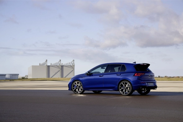 Volkswagen Golf - slide 6